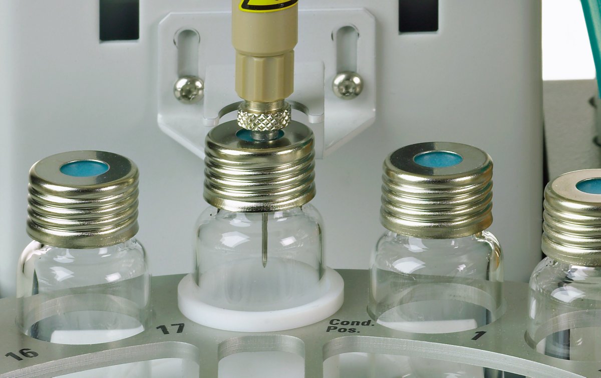 https://metrohm.scene7.com/is/image/metrohm/885%20KF%20Ofen%20-%20screw-cap%20vials?qlt=85&ts=1715670317134&dpr=off